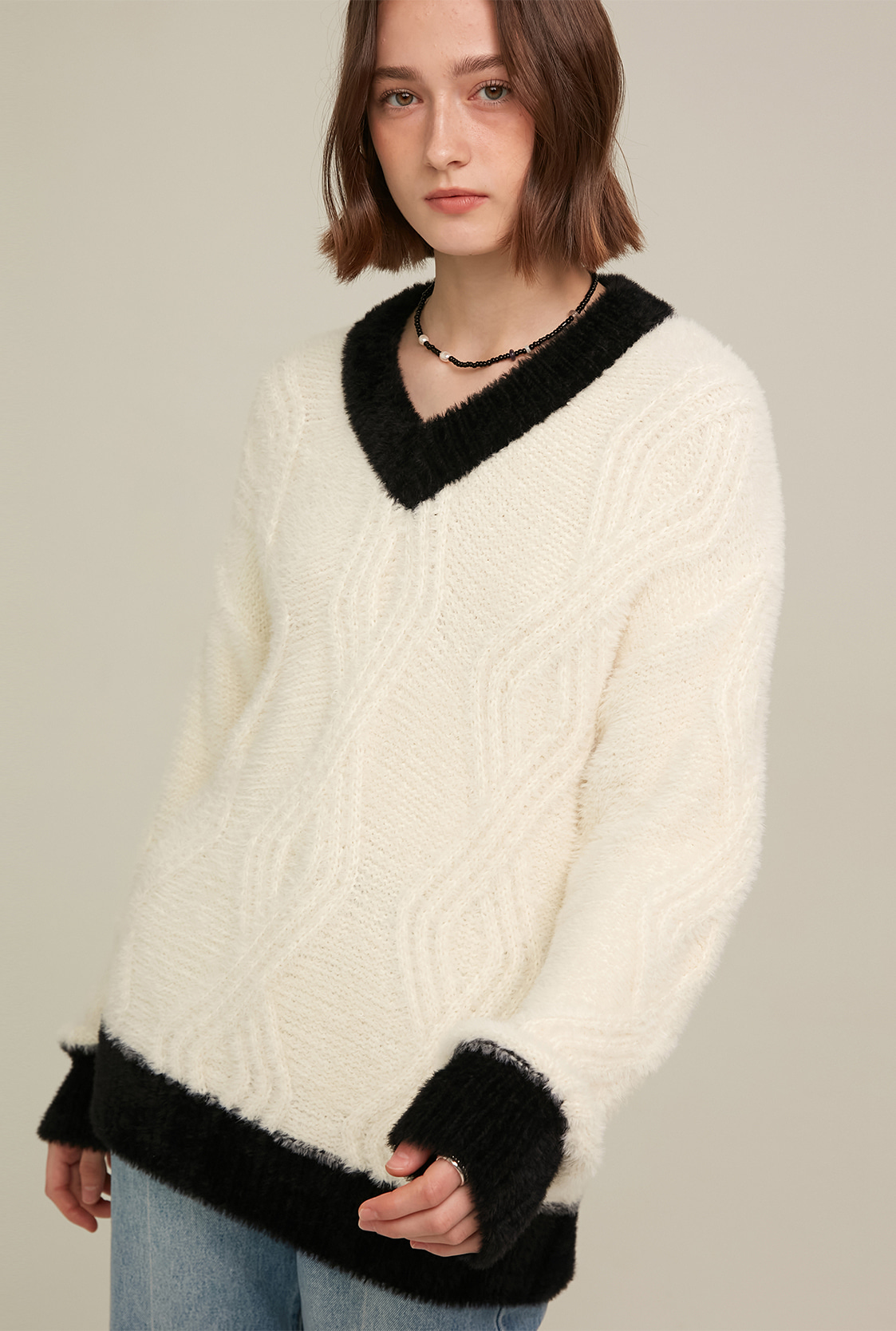 R V NECK BIG CABLE KNIT TOP_IVORY